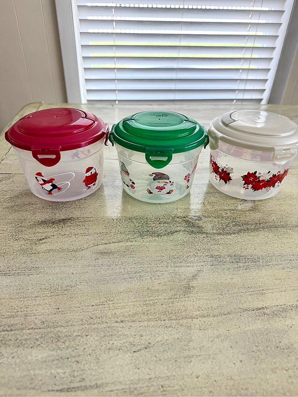 Lock & Lock Holiday Food Storage Containers Set of 3 Red, Green & White